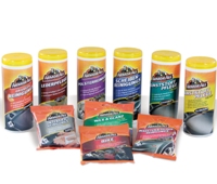 Die Armor All Wischtücher reinigen, polieren und schützen das Fahrzeug in nur einem Arbeitsgang