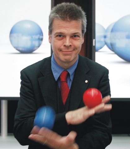 Stephan Ehlers und sein Jonglage-Trainerteam begleiten erfolgreich IT-Trainings Stephan Ehlers und sein Jonglage-Trainerteam begleiten erfolgreich IT-Trainings