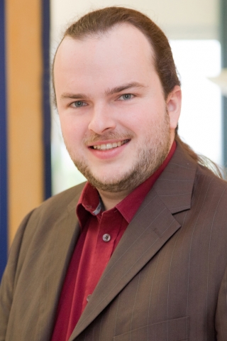 Kilian Götz, Produktmanager Datenbankarchivierung bei CSP GmbH&Co. KG Kilian Götz, Produktmanager Datenbankarchivierung bei CSP GmbH&Co. KG