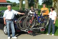 Nach dem Fahrradcheck auf Tour: Fahrradheckträger sind ideal, um mit dem Drahtesel auf große Fahrt z Nach dem Fahrradcheck auf Tour: Fahrradheckträger sind ideal, um mit dem Drahtesel auf große Fahrt z
