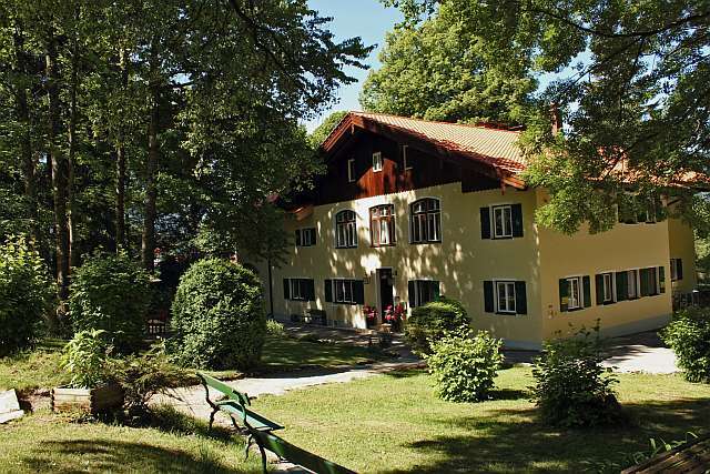 Viel Platz für Seminare und Tagungen bietet das ComTeamHotel in Gmund am Tegernsee. Viel Platz für Seminare und Tagungen bietet das ComTeamHotel in Gmund am Tegernsee.
