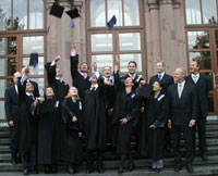 Abschlussfeier des Master-Programms „Lasers in Dentistry“ Abschlussfeier des Master-Programms „Lasers in Dentistry“