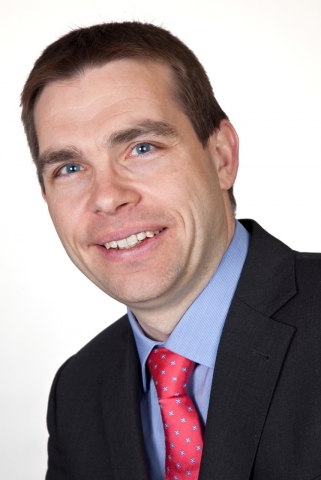 Michael Dröge war acht Jahre Vorstandsmitglied der Sparda-Bank München eG. Zum 1. März  2012 wechsel