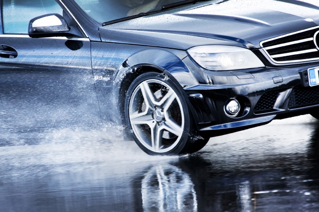 Nokian-Reifen ist Testsieger im Sommerreifen-Test 2012 von Auto Bild Nokian-Reifen ist Testsieger im Sommerreifen-Test 2012 von Auto Bild