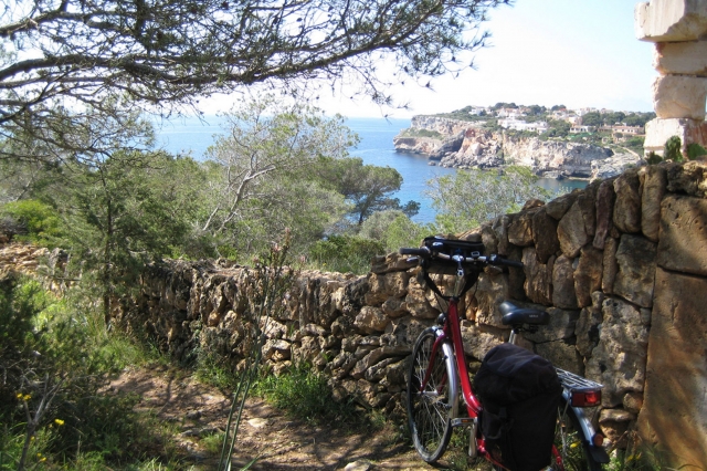 Radreisen durch Italien: Auf der Alpensüdseite beginnt die aktive Saison schon früh.