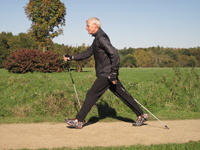 Nordic Walking - mehr als Gehen mit Stöcken Nordic Walking - mehr als Gehen mit Stöcken