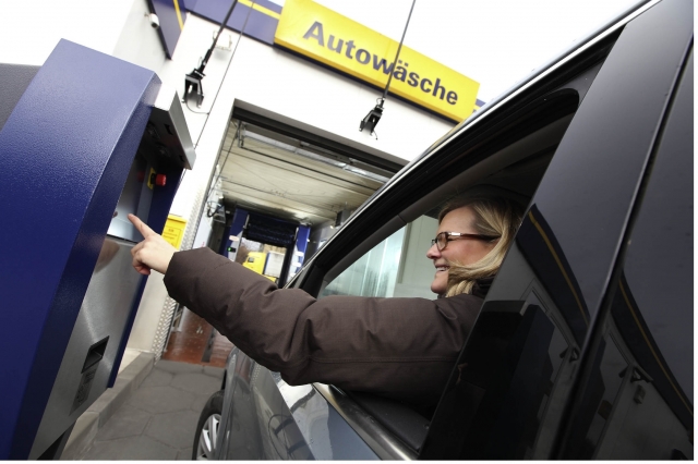 Die neue Drive-in-Anlage an einer Münsteraner Westfalen-Tankstelle macht es möglich, dass der Gast s