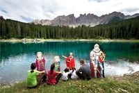 Familienurlaub Südtirol: Am Fußvon Rosengarten und Latemar verbringen Eltern und Kinder einen Familienurlaub Südtirol: Am Fußvon Rosengarten und Latemar verbringen Eltern und Kinder einen