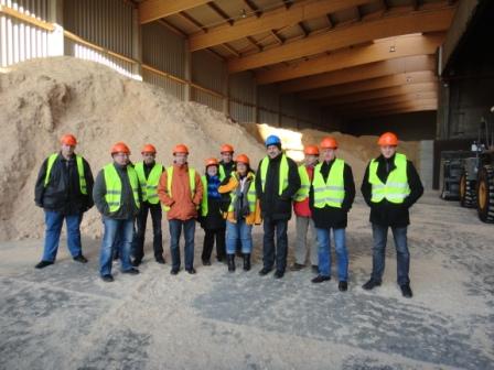 Das Team von Balzer und Nassauer bei der Besichtigung des Bioenergiezentrum Mittenaar.