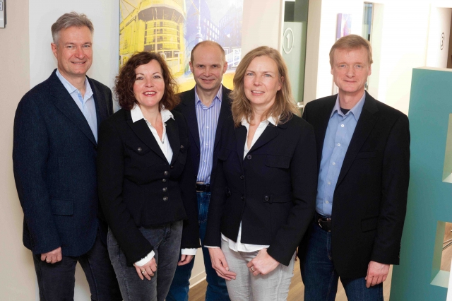 DasÄrzteteam des Augenzentrums Dortmund (v.l.): Jürgen Harde, Dr. Pia Kreilkamp, Dr. med. Marco Krug DasÄrzteteam des Augenzentrums Dortmund (v.l.): Jürgen Harde, Dr. Pia Kreilkamp, Dr. med. Marco Krug