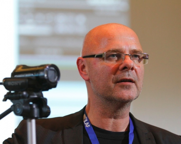 www.lutzdeckwerth.de www.lutzdeckwerth.de