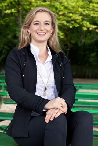 Geschäftsführerin Dr. Simone Heinke Geschäftsführerin Dr. Simone Heinke