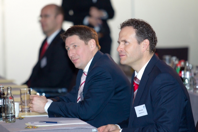 Die Vorstände der Wassermann AG, Günter F. Baumann (links) und Martin Hofer, auf den Vision-Days.