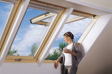 Dachfenster spielen bei der Raumplanung unter dem Dach eine ganz bedeutende Rolle Dachfenster spielen bei der Raumplanung unter dem Dach eine ganz bedeutende Rolle