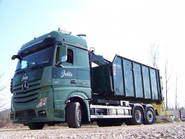 Die Gergen-Jung GmbH stellt neue Abroll- und Absetzkipper vor.