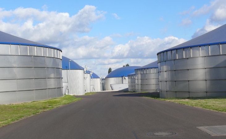 In vier Fermentern und sechs Gärrestlagern werden in der Bioraffinerie in Arneburg etwa sechs Millio In vier Fermentern und sechs Gärrestlagern werden in der Bioraffinerie in Arneburg etwa sechs Millio