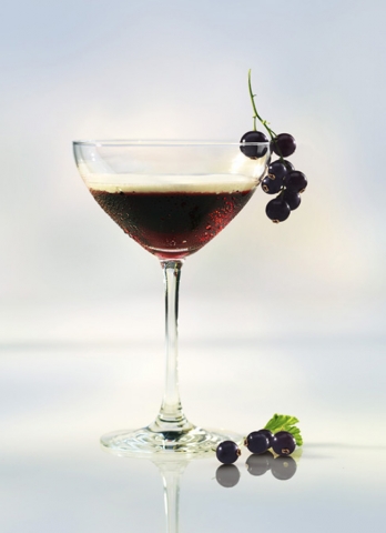 Samt und Seide: Cocktailgenuss mit Himbeere, Vanille und Johannisbeere. Samt und Seide: Cocktailgenuss mit Himbeere, Vanille und Johannisbeere.