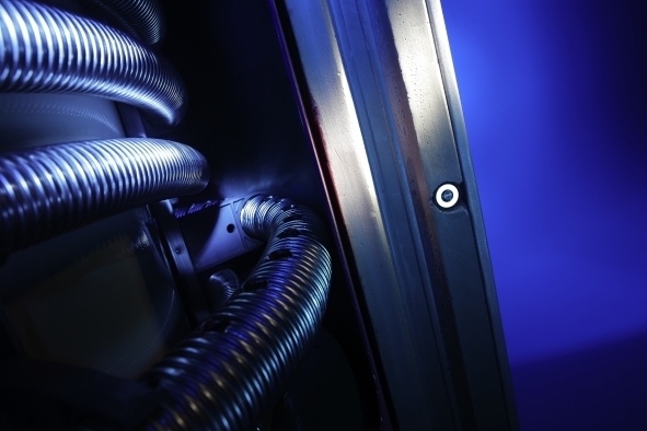 Innen und außen stark: Beim Kombispeicher sorgen innen thermohydraulische Schichtweichen für die ide Innen und außen stark: Beim Kombispeicher sorgen innen thermohydraulische Schichtweichen für die ide
