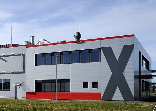 Der von LINDSCHULTE geplante Kopfbau der LANXESS-Produktionsanlage für Membran-Filtrationstechnologi Der von LINDSCHULTE geplante Kopfbau der LANXESS-Produktionsanlage für Membran-Filtrationstechnologi