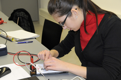 Jennifer Rigger, Studentin Industrial Systems Design im 6. Semester, arbeitet aktuell an ihrem Proje Jennifer Rigger, Studentin Industrial Systems Design im 6. Semester, arbeitet aktuell an ihrem Proje
