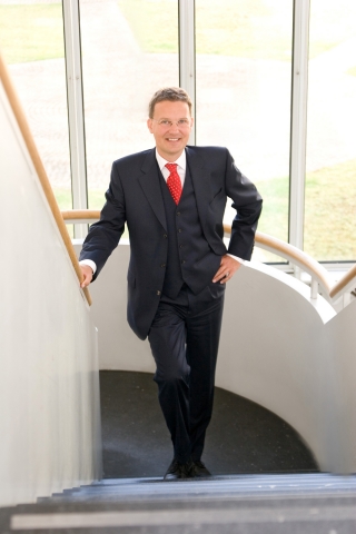 Prof. Dr. Guido Quelle Prof. Dr. Guido Quelle