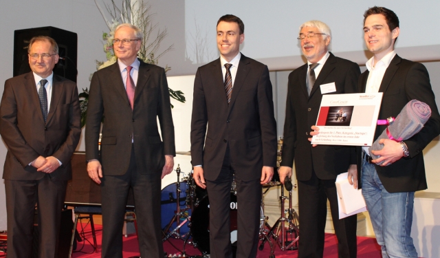 Siegerehrung NewBizCup2.0 im Stuttgarter Haus der Wirtschaft am 2. März 2012, v.l.n.r.: Peter Hofeli Siegerehrung NewBizCup2.0 im Stuttgarter Haus der Wirtschaft am 2. März 2012, v.l.n.r.: Peter Hofeli