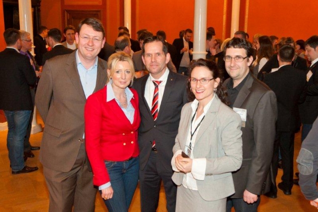 Die Gastgeber Wigmar Bressel, Klaus und Juliane Neubauer (Koch und Bergfeld) mit Nadine und Roberto Die Gastgeber Wigmar Bressel, Klaus und Juliane Neubauer (Koch und Bergfeld) mit Nadine und Roberto