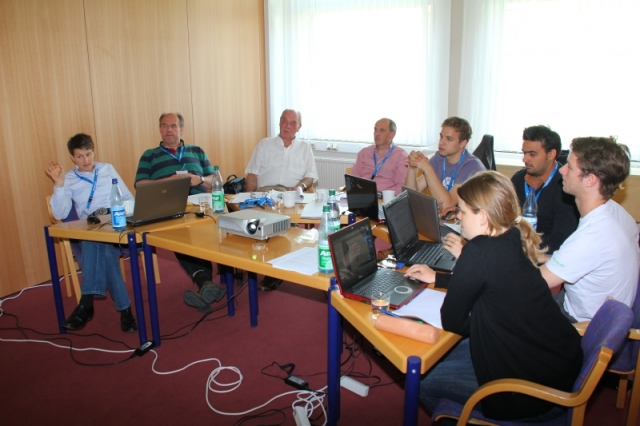 Bild: Intensive Gruppenarbeit der Studierenden mit den Büros bei der Erarbeitung eines individuellen