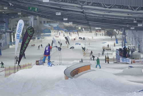 Snowboard Sieger Sascha Vossen in der JEVER Skihalle Neuss Snowboard Sieger Sascha Vossen in der JEVER Skihalle Neuss
