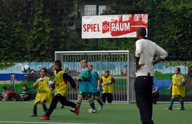 SPIELRAUM bietet neben dem tatsächlichen Spiel- und Sportplatz auch Raum für die individuelle Entwic SPIELRAUM bietet neben dem tatsächlichen Spiel- und Sportplatz auch Raum für die individuelle Entwic
