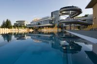 Blick auf das Schwimmbecken