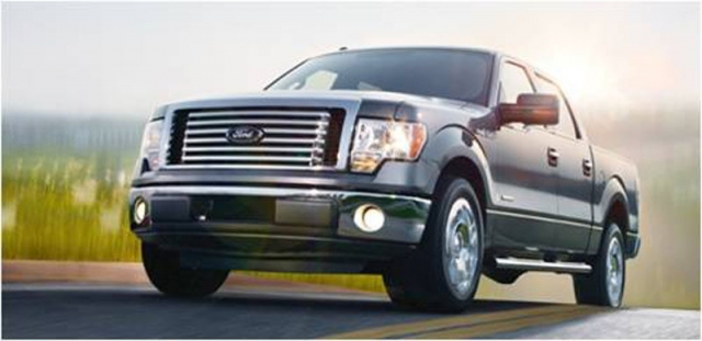 Fahrer des F-150 profitieren von einer automatischen und stufenlosen Traktionskontrolle auf allen Un Fahrer des F-150 profitieren von einer automatischen und stufenlosen Traktionskontrolle auf allen Un