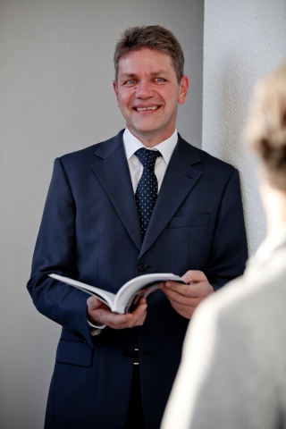 Blick in den reichen Erfahrungsschatz von Gerhard Gieschen, erfolgreicher Unternehmer und Betriebsbe Blick in den reichen Erfahrungsschatz von Gerhard Gieschen, erfolgreicher Unternehmer und Betriebsbe