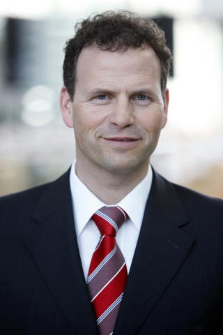 Martin Hofer, Vorstand der Wassermann AG, moderiert den Themenkomplex Cloud Logistics. Martin Hofer, Vorstand der Wassermann AG, moderiert den Themenkomplex Cloud Logistics.