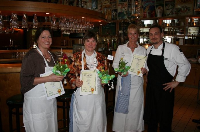Die drei Finalistinnen des Kochwettbewerbs Die drei Finalistinnen des Kochwettbewerbs