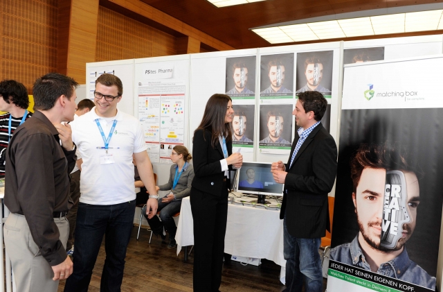 StartUps am Messestand des Goethe-Unibators Frankfurt präsentieren sich auf AUFSCHWUNG 2012 StartUps am Messestand des Goethe-Unibators Frankfurt präsentieren sich auf AUFSCHWUNG 2012