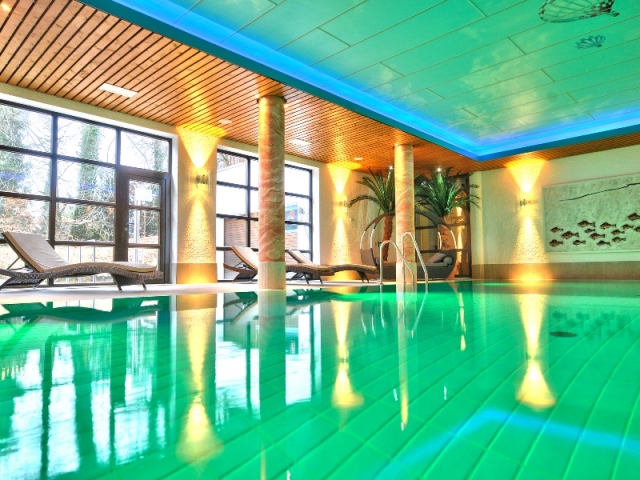 Seit März 2012 renovierter Schwimmbad- und Saunabereich
