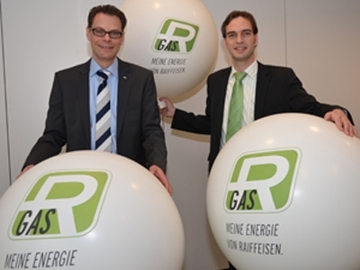 Torsten Fischer (re.), Geschäftsführer der Raiffeisen Energie GmbH&Co. KG, Bernd Homann (Leiter Unte