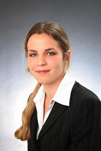 Die neue Fort Dodge Business Managerin Pferd / Equine Ulrike Voigt Die neue Fort Dodge Business Managerin Pferd / Equine Ulrike Voigt