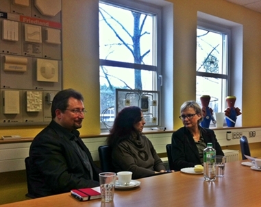 SPD-Bundestagsabgeordnete Andrea Wicklein mit der ESL Geschäftsführerin Stefanie Weinhold und dem BM