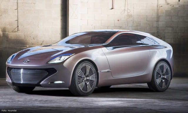 Die Konzeptstudie i-oniq ist ein 4,4 m langes elektrisch betriebenes Sport-Coupé mit Range Extender. Die Konzeptstudie i-oniq ist ein 4,4 m langes elektrisch betriebenes Sport-Coupé mit Range Extender.
