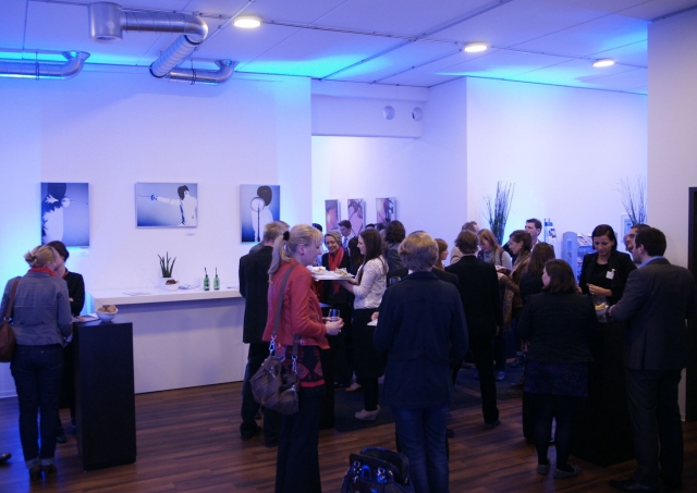 Networking im Rahmen des INA&BEA Talk 20.12 im Studieninstitut für Kommunikation in Düsseldorf
