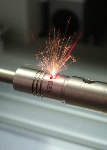 Für die abriebfeste und manipulationssichere Kennzeichnung stehen verschiedene Laser der Serie e-Sol Für die abriebfeste und manipulationssichere Kennzeichnung stehen verschiedene Laser der Serie e-Sol