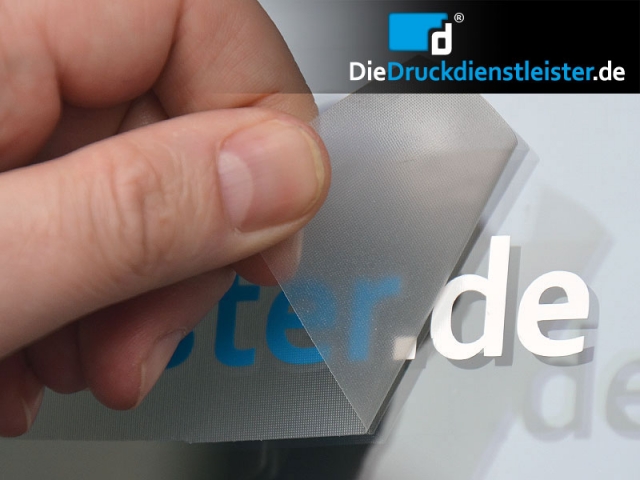 DieDruckdienstleister.de bietet Folien-Schriften zum günstigen Quadratmeterpreis für individuelle Lo