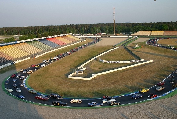 Rund 1.000 Oldtimer sollenüber den Hockenheimring rollen Rund 1.000 Oldtimer sollenüber den Hockenheimring rollen