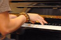 Ausgewählte Pianoschüler des Neue Jazzschool München e.V. stellen sich im Münchner Steinway-Haus vor