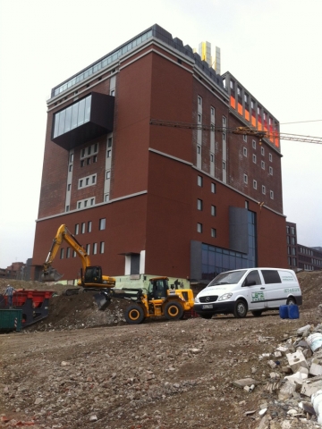 JCB Baumaschinen aus dem DEMCO Mietpark im Einsatz am Dortmunder U-Turm JCB Baumaschinen aus dem DEMCO Mietpark im Einsatz am Dortmunder U-Turm