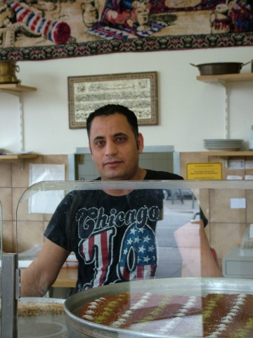 Orientalischer Süßwarenladen in St. Georg. Foto: eat-the-world.com