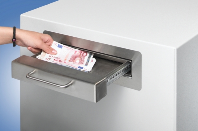 Deposit-Systeme für Banknoten und Safebags sind nur sicher, wenn sie nach der Europäischen Norm EN 1 Deposit-Systeme für Banknoten und Safebags sind nur sicher, wenn sie nach der Europäischen Norm EN 1