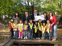 Übergabe des CCE-Spendenschecks an die AWO Kindertagesstätte am Rathaus Essen. Übergabe des CCE-Spendenschecks an die AWO Kindertagesstätte am Rathaus Essen.